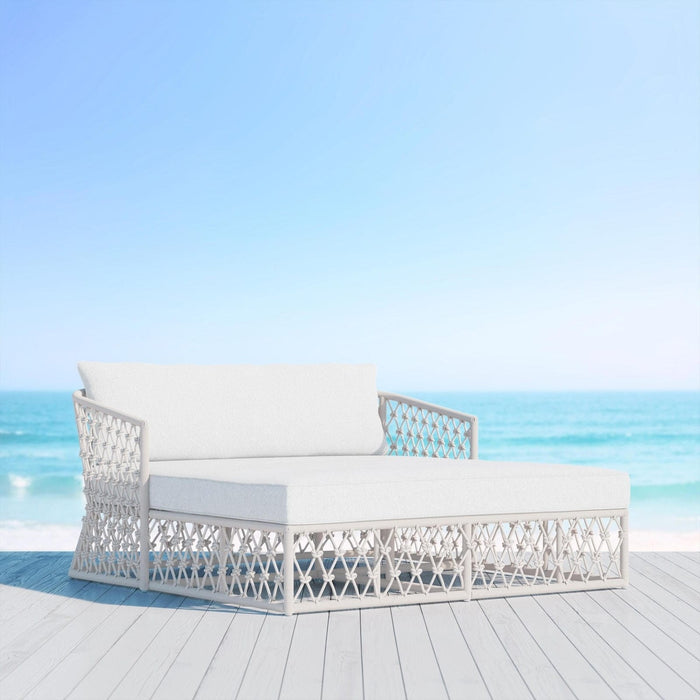 Amelia | Day bed Lounge - Sand Lounge Chairs Azzurro Living